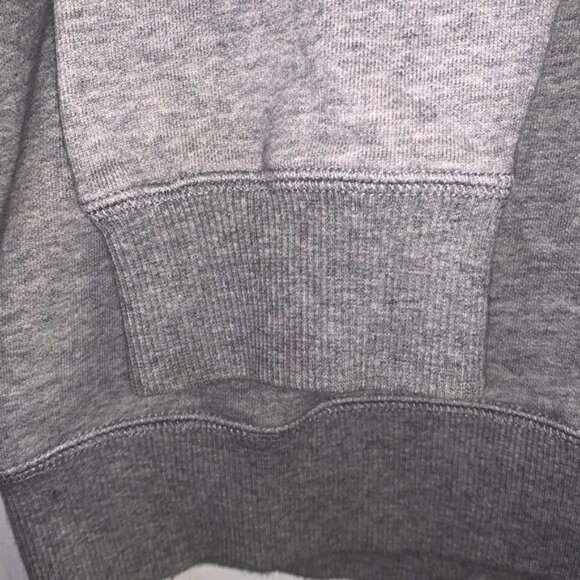Umbro Mens XL Gray Crewneck Sweatshirt Tailored Fit Soft & Warm Minimalist Style - Picture 6 of 9